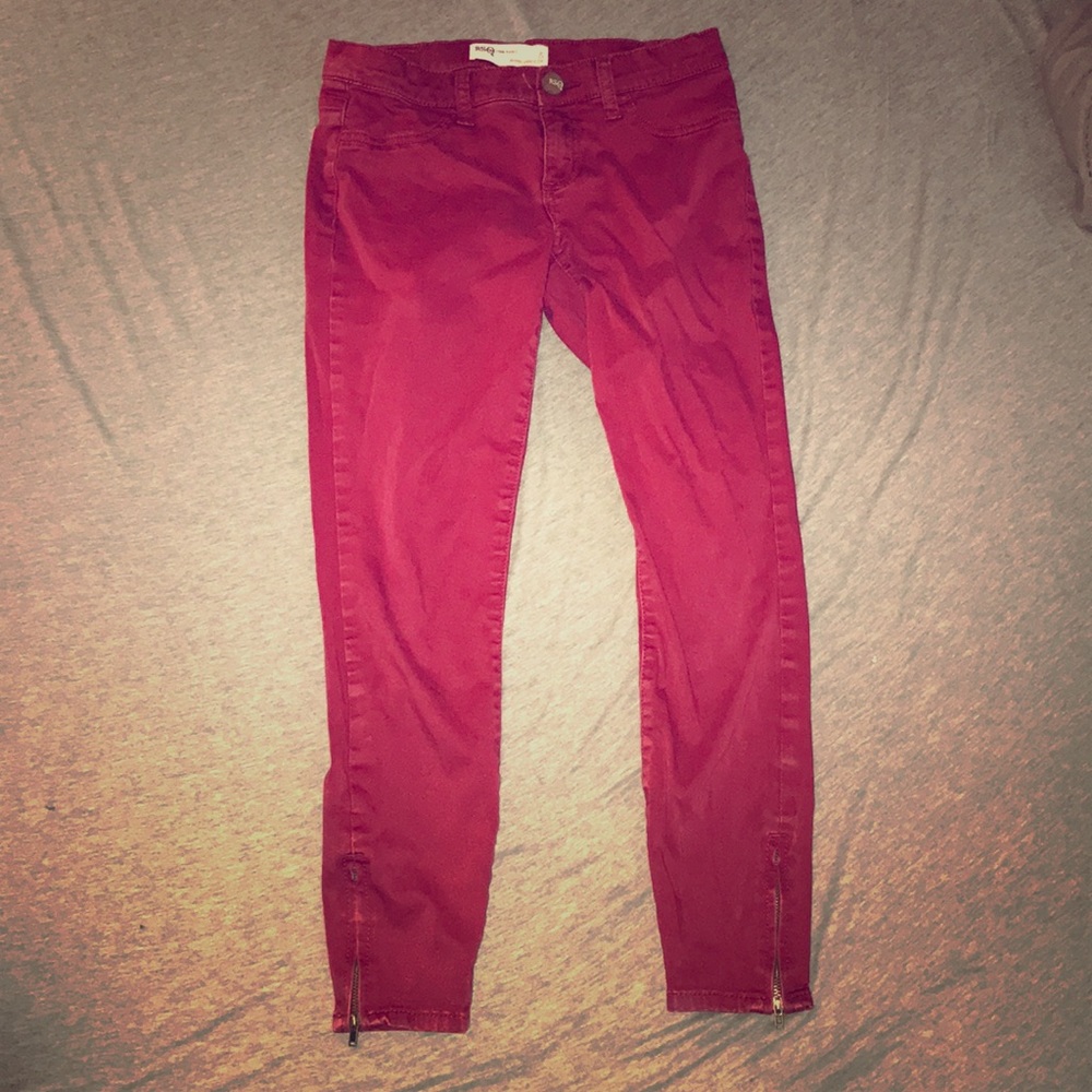 Red ankle pants!